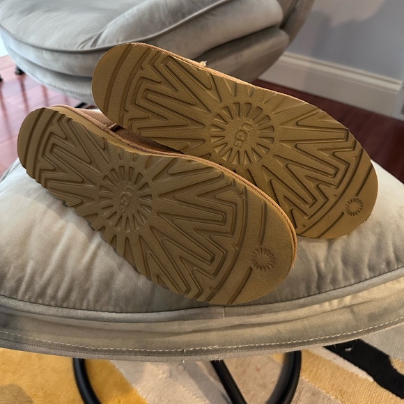 Ugg Classic Mini Boots - Picture 8 of 9